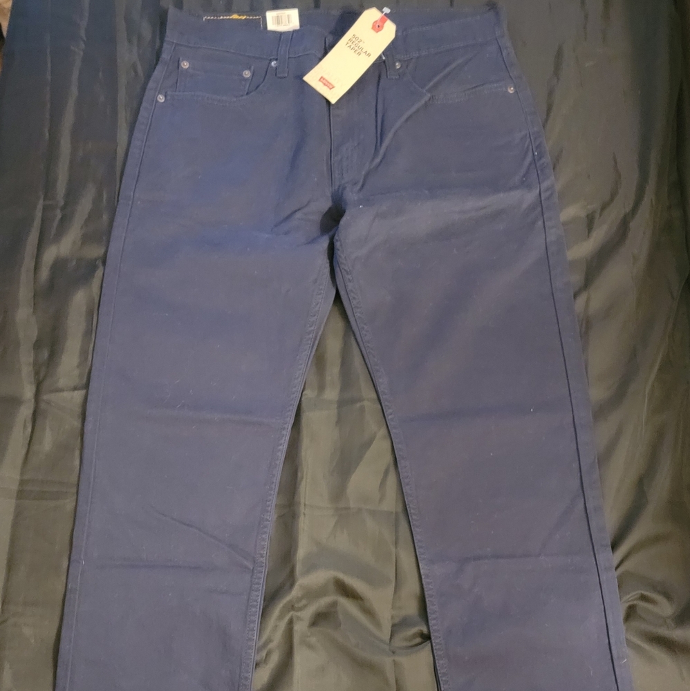 Mens NWT 502 Levi jeans 32x34